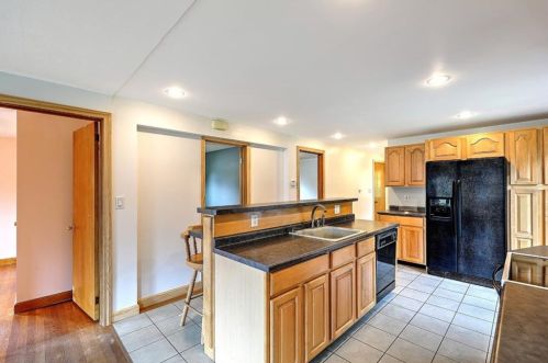 44 Rosemont Ave, Cumberland RI  02864-7519 exterior