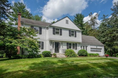 81 Hunter Dr, Hartford, CT 06107-1016