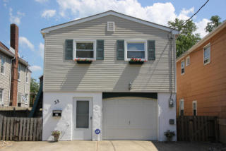 33 Miller St, Monmouth Hills, NJ 07732-1751