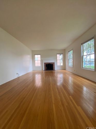 3210 Cerritos Ave, Long Beach, CA 90755-5123