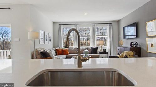 101 Brookside Ln, Gettysburg PA  17325-2026 exterior