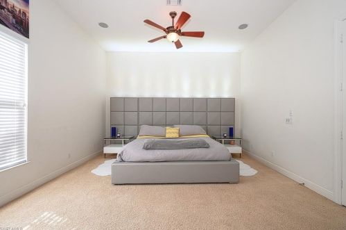 10218 Avonleigh Dr, Bonita Springs FL 34135-7059 exterior