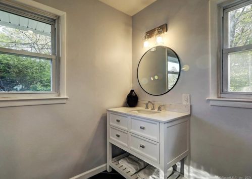 53 Fairfield St, Milford CT  06460-5149 exterior