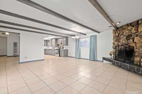 467 Lingard St, Lancaster CA 93535-3122 exterior