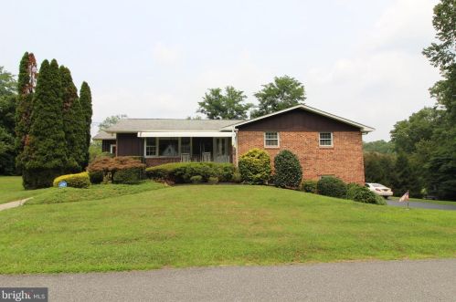 2310 Carlton Ave, Boothwyn, PA 19061-3313