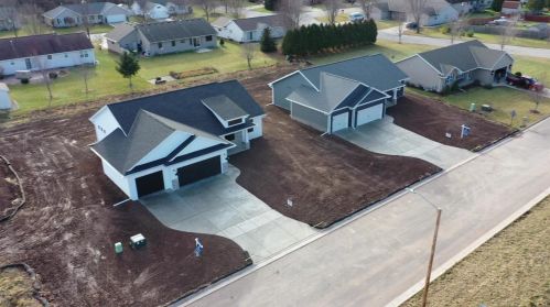 3432 Paula St, Green Bay, WI 54311-6143