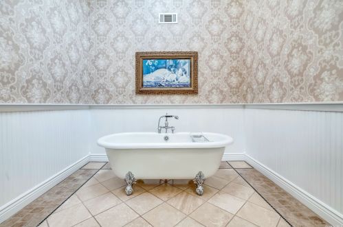 15 Frost Valley Rd, Mount Sinai NY  11766-1401 exterior