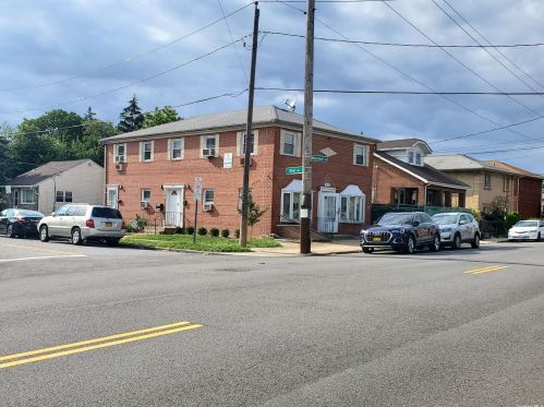 410 Meacham Ave, Floral Park NY  11003-3223 exterior