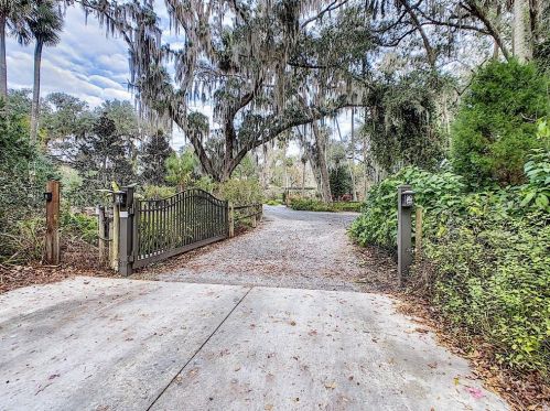 1240 Enterprise Osteen Rd, Deltona FL  32725-9401 exterior