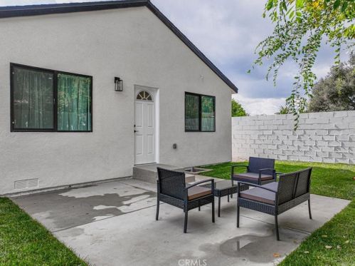 295 Poppyfields Dr, Altadena CA  91001-4837 exterior