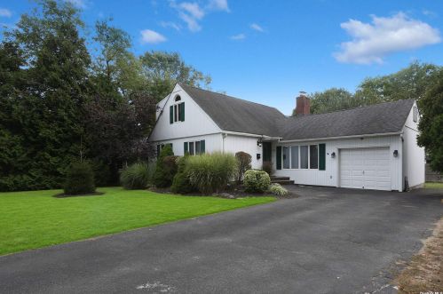 98 Bryan Ave, Amityville, NY 11701-3337