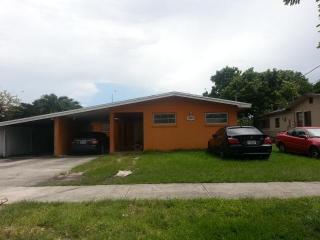 10590 7th Ter, Miami, FL 33172-3135