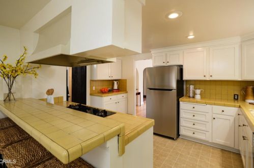 1765 Homewood Dr, Altadena CA  91001-2750 exterior