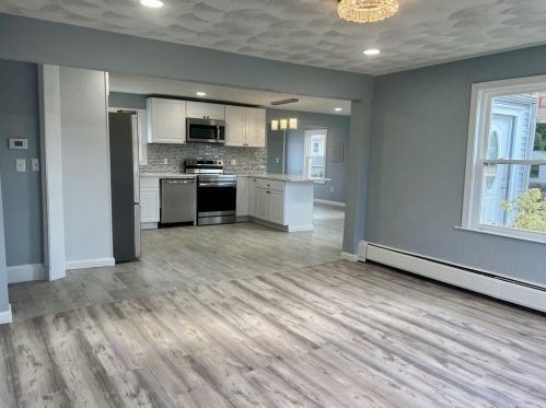 60 Heath Ave, Warwick RI  02888-1121 exterior