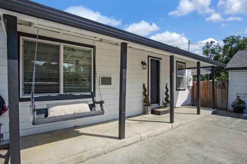 3130 Airline Hwy, Hollister CA  95023-9725 exterior
