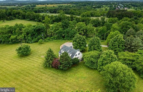 14260 Rehobeth Church Rd, Lovettsville VA  20180-3218 exterior