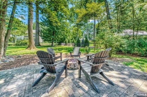 432 Hillside Ave, Allendale NJ  07401-1113 exterior