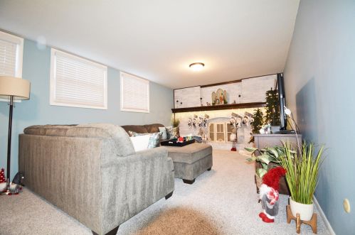 820 Chambord Cir, Marion OH  43302-6733 exterior