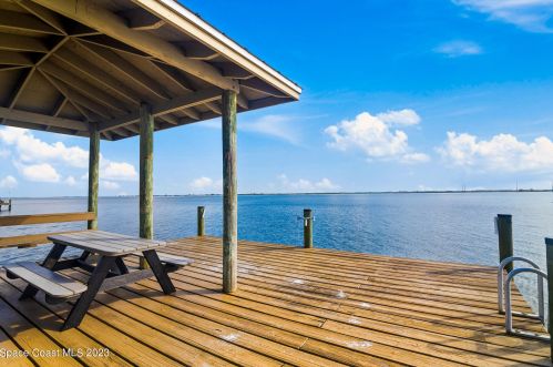 3605 Indian Riv Dr, Cocoa FL 32926-8704 exterior