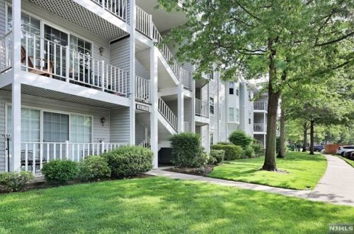 173 Linden St, Mahwah, NJ 07430-2063