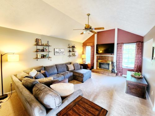 5985 Creek Rd, Washington Ch OH  43160-9726 exterior