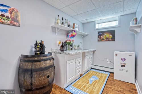 48 Valley Rd, Hummelstown PA  17036-9723 exterior