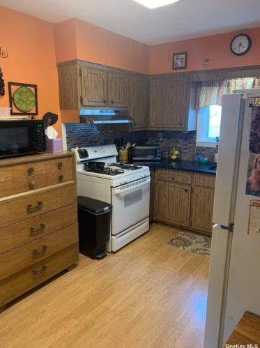 1233 5th St, Babylon NY  11704-4535 exterior