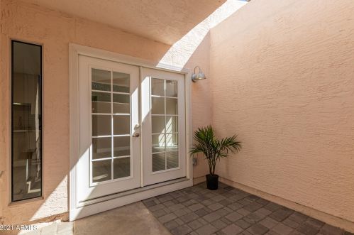 930 Dobson Rd, Mesa, AZ 85202-2910