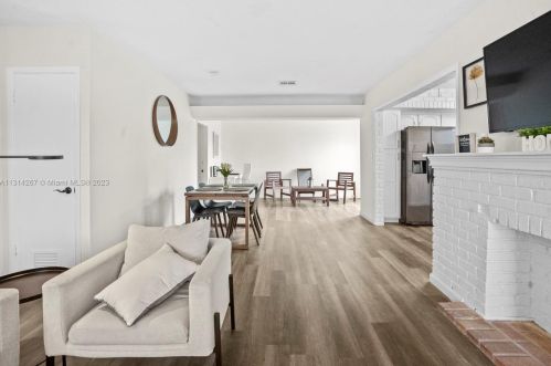 48 7 St, Dania Beach FL  33004-2306 exterior