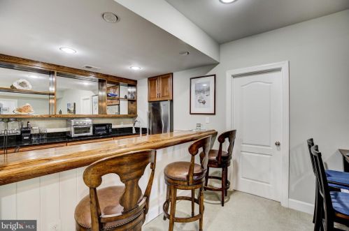 20405 Crimson Pl, Leesburg VA 20175-6362 exterior