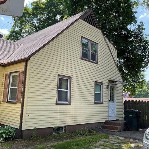 429 Elm St, Windsor Locks CT  06096-1604 exterior