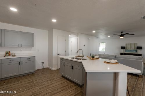 21223 30 Ave, Phoenix AZ 85041-9303 exterior