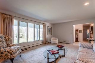 3 Lakecrest Dr, Danbury, CT 06811-4251