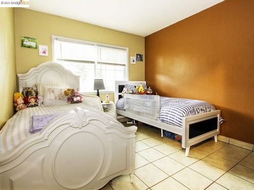 201 Trident Dr, West Pittsburg CA  94565-3525 exterior
