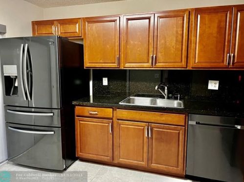 6523 Via Regina, Boca Raton, FL 33433-3910