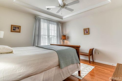 307 Regency Pl, Woodbridge NJ  07095-1032 exterior