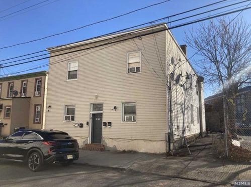 782 River St, Paterson, NJ 07524-1553