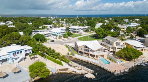 120 1st St, Key Largo FL  33037-4856 exterior