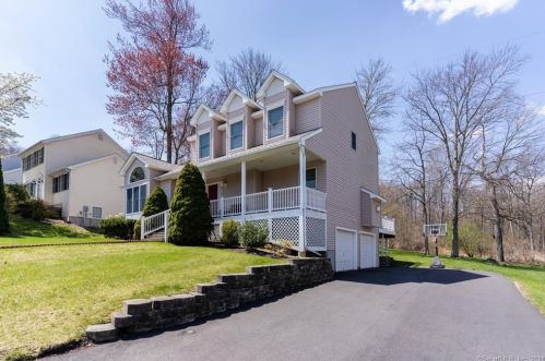 29 Ridgeway Ave, Waterbury, CT 06708-1891