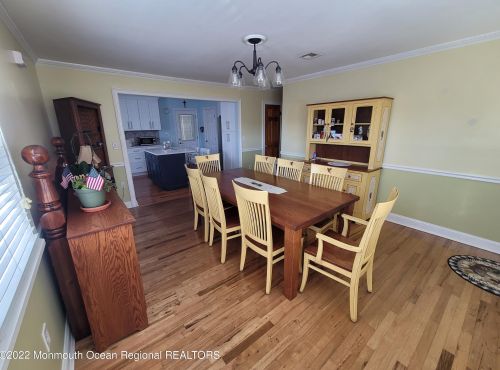 1 Ann Ct, Hazlet NJ  07730-1501 exterior