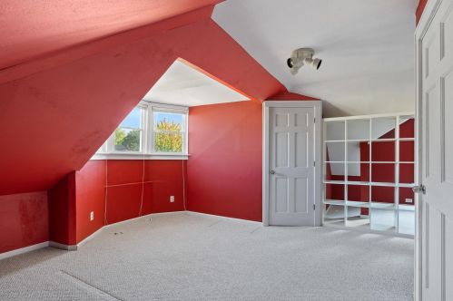 3023 Oakland Ave, Milwaukee WI 53211-3233 exterior