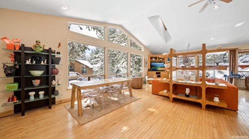 1040 Truckee Dr, South Lake Tahoe, CA 96150-3428