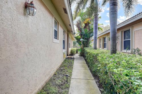 2464 Coral Trace Pl, Delray Beach FL  33445-3425 exterior