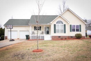128 Hitt St, Greenwood, SC 29649-1630