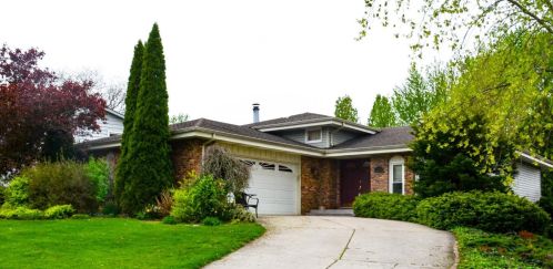 2548 James Dr, Dyer, IN 46311-2228