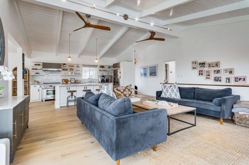 600 Anderson St, Manhattan Beach CA  90266-5934 exterior