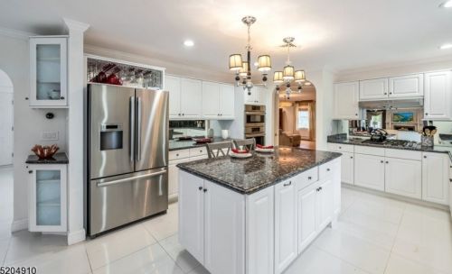 19 Marisa Ct, West Milford NJ  07480-3000 exterior