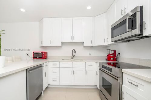 1401 3rd Ave, Dania Beach FL  33004-4214 exterior