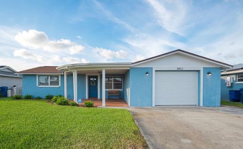 3853 Star Island Dr, Tarpon Springs, FL 34691-3460