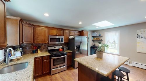 31 Highview Ave, Orangeburg, NY 10962-2101